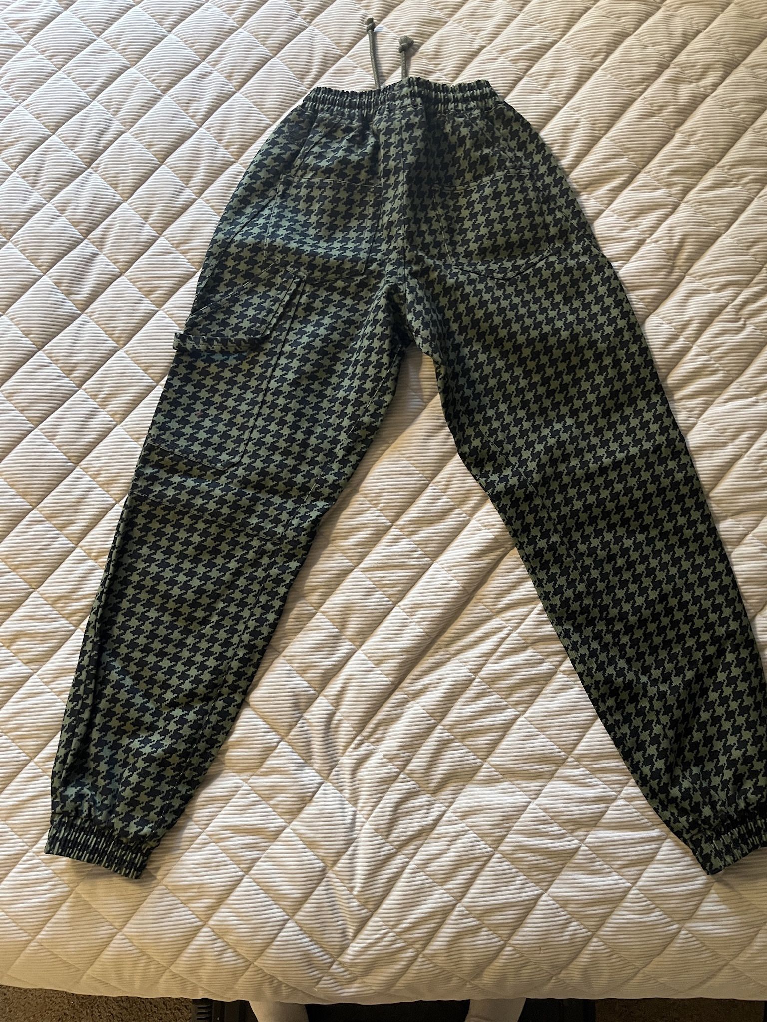 🟢 Green & Black Houndstooth Joggers