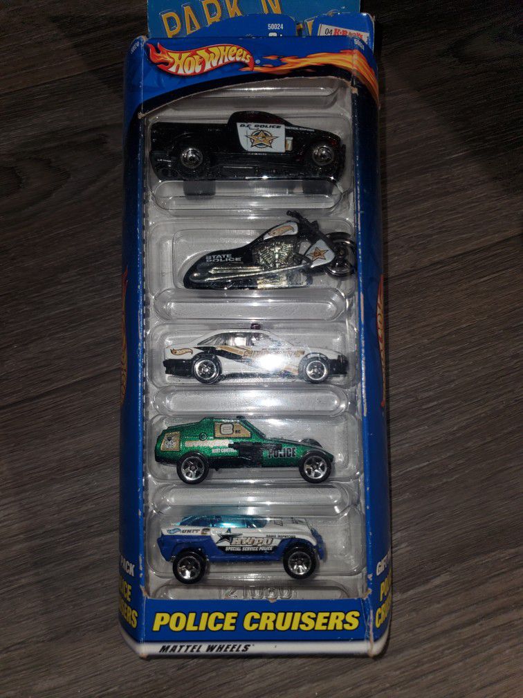 Hot Wheels Police Gift Pack 2000.