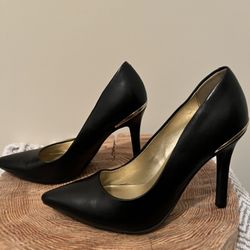 Guess Heels  Sz 6
