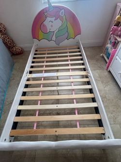 Cama personal con colchón