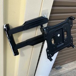 Adjustable Tv Mount And Hardware