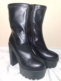 Steve Madden platform boots