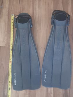 Cressi Pro Light black scuba diving fins M/L