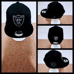 LAS VEGAS RAIDERS NFL FOOTBALL 🏈 SNAPBACK HAT. 