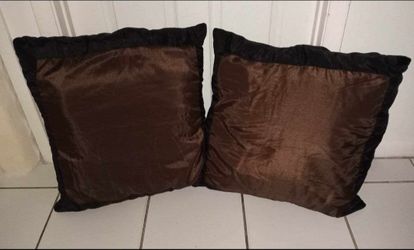 CLEAN set of 2 large 24" by 24" brown with black satin decorative pillows $5 FIRM both!