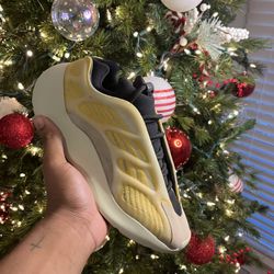 Yeezy Mono Sunflower 700