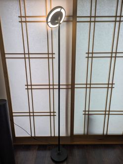 Floor lamp, adjustable white and RGB