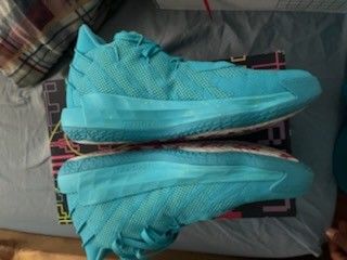 addias basketball shoes