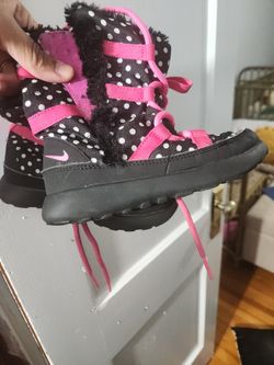 Size 11 Toddler Nike Boots