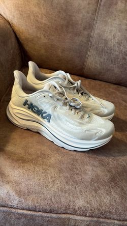 Hoka Men Running Shoe (Men Size 11)