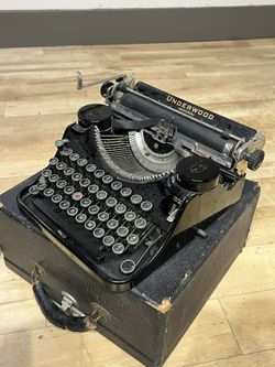 1930s Underwood Typewriter + Typing Manual 