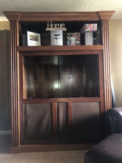 Entertainment center