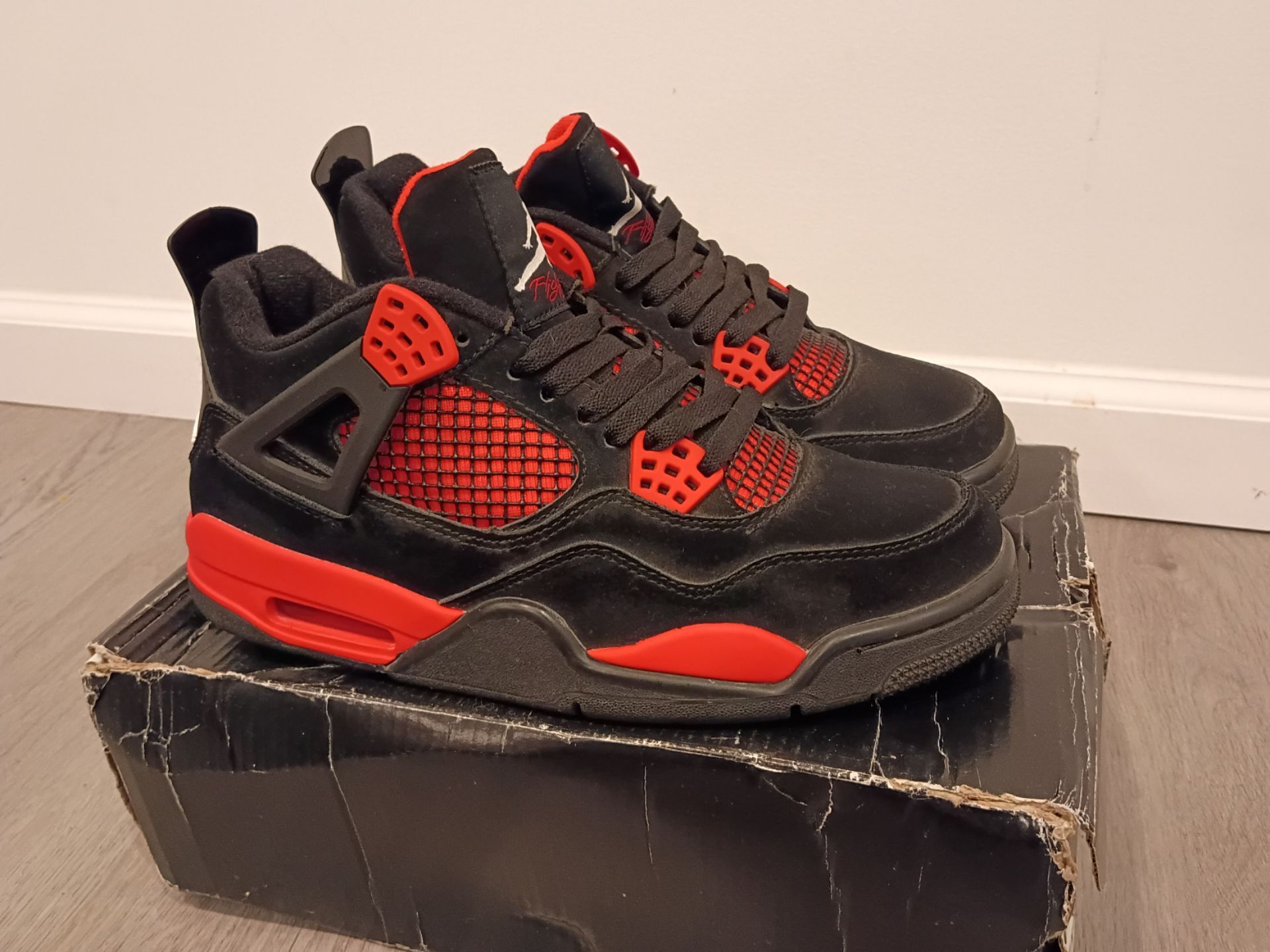 (Men's 9) Air Jordan 4 Retro 'Red Thunders'