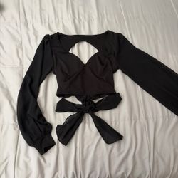 Black long sleeve cropped blouse