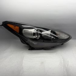 17-22 Kia Sportage Passenger Side RT Headlight OEM