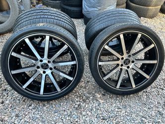 RIMS 265/35R22...5 LUGS BOLT PATTERS 5X120..5X4.75....1 RIM BROCKEN