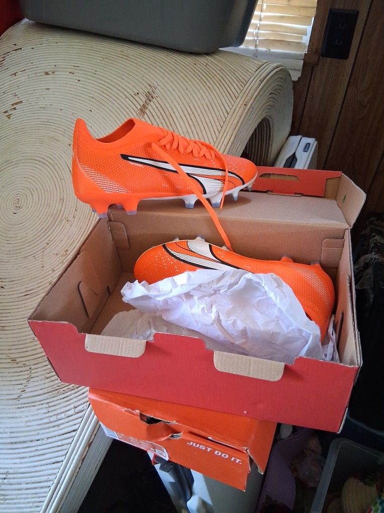 7.5 Puma Cleats