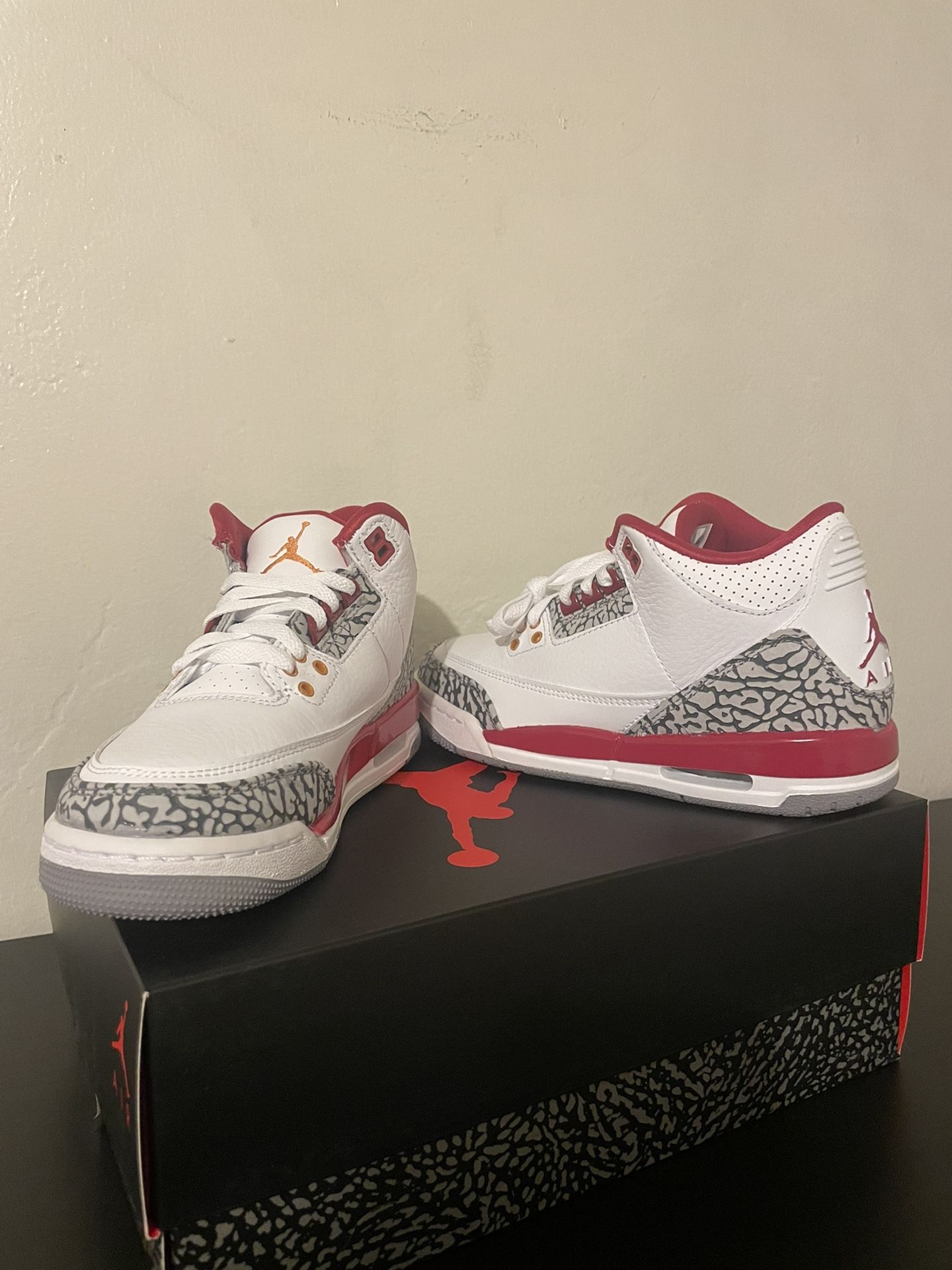 Air Jordan 3 Cardinal Size 4.5y