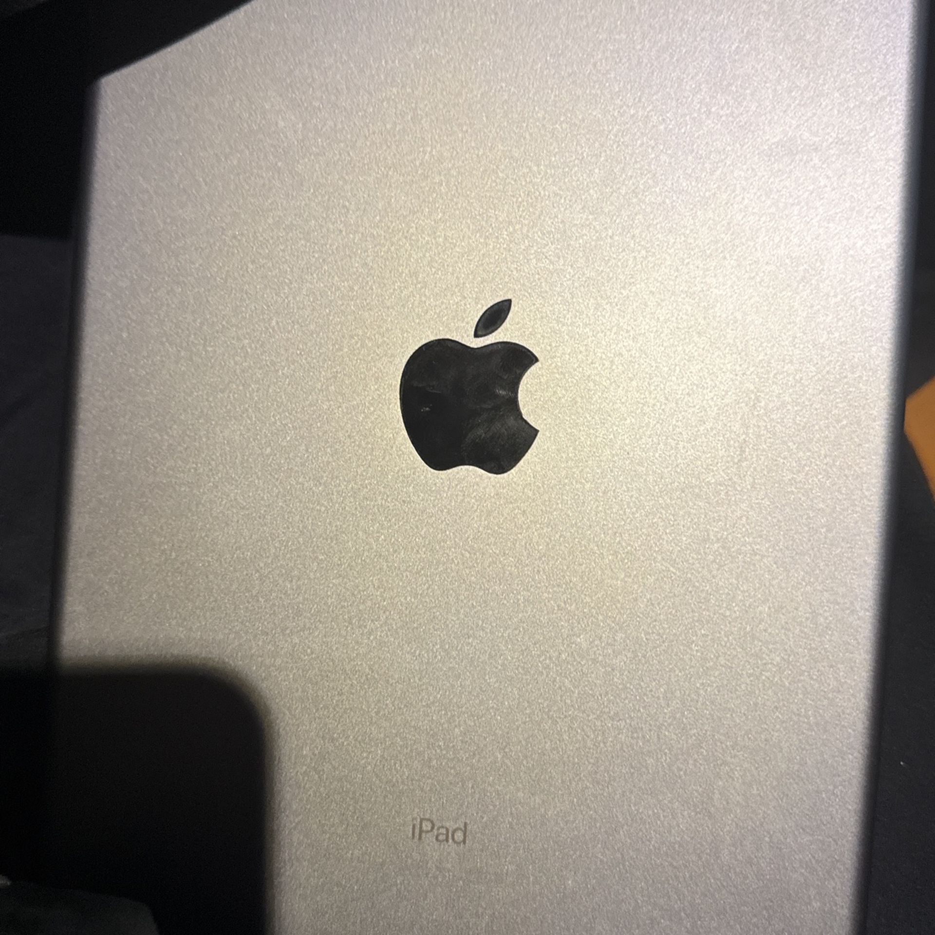 iPad 6gen Cellular And WiFi