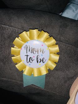 Gender reveal/ baby shower badge