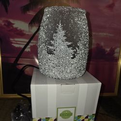 Scentsy Warmer "Frosted Night" 