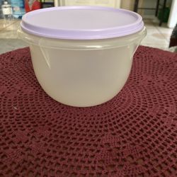Tupperware 