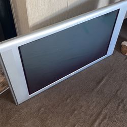 50 Inch Tv And A Vizio 42 Inch Tv For Sale Shot Me A Offer There In Really Good Condition