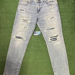 American Eagle light wash jean