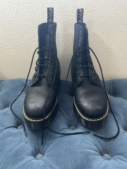 Dr Marten Black Lace up Combat 
