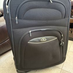 Classic Samsonite Suite case w/wheels (full size)