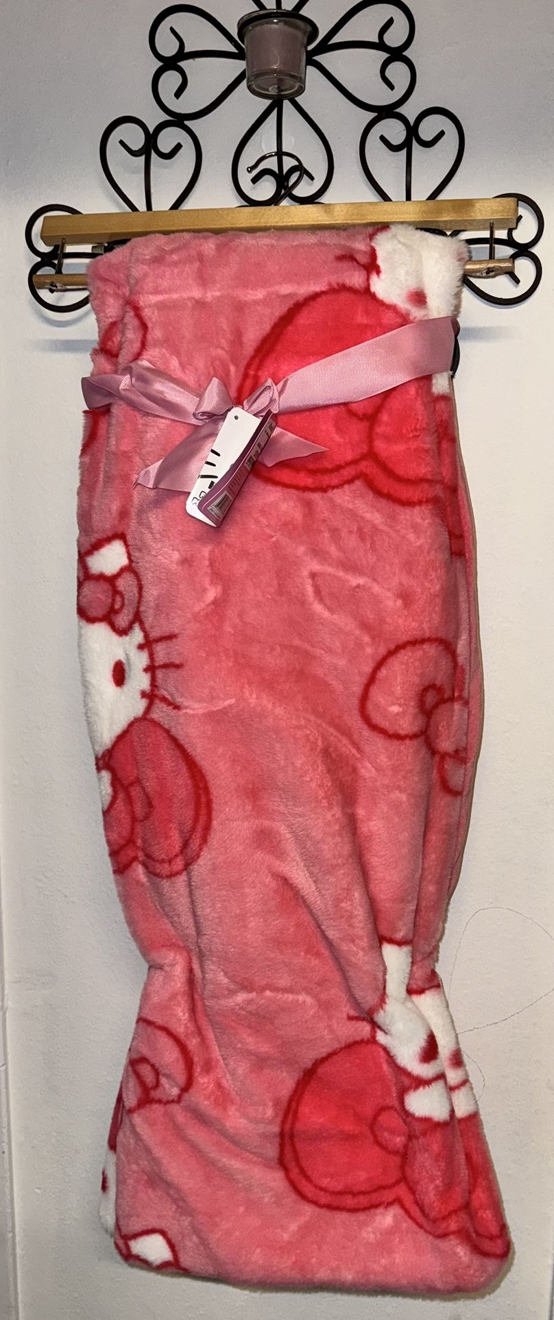 Hello Kitty Bow Blanket