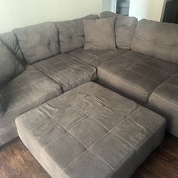 Gray Sectional With Ottoman 
