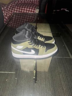 Air Jordan One Mid