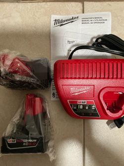 Milwaukee. M12 Lithium-Ion (2) XC 6.0Ah Starter Kit.