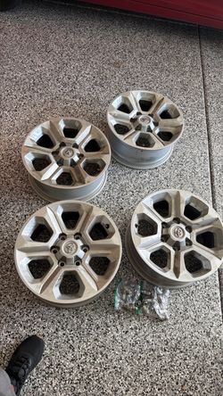 Toyota 4Runner Alloy Wheels Set of 4 size 17”