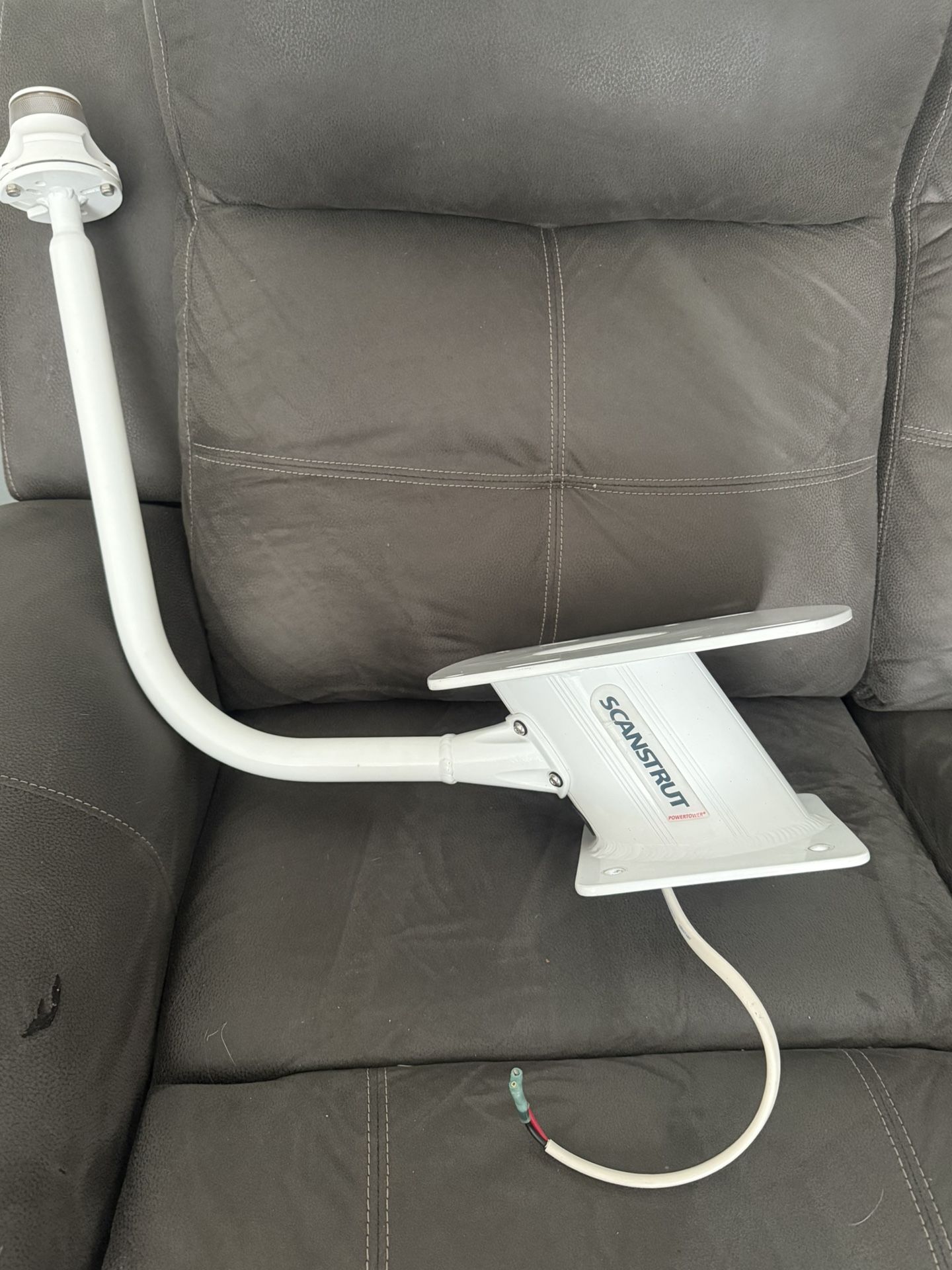 Scan Scrut Radar Mount With Light Bar And Light