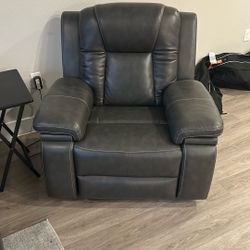 Dearview Dual Power Leather Recliner