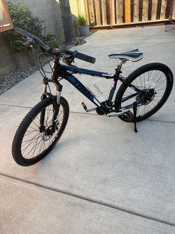 Trek Mountain Bike Black and Blue