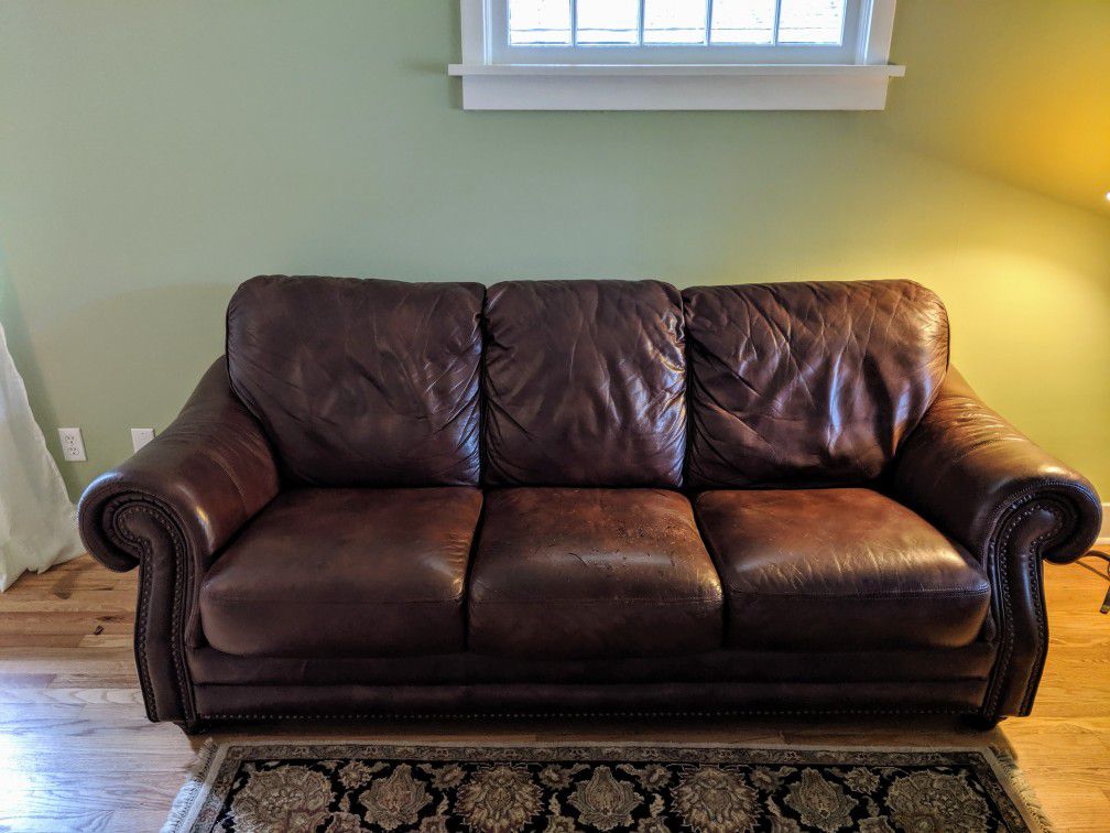 Free leather couch - pickup only, no delivery