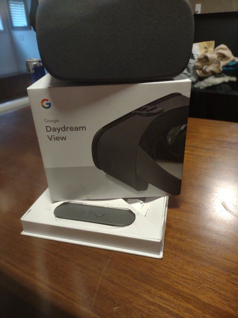 Like New - Google Daydream View VR Headset
