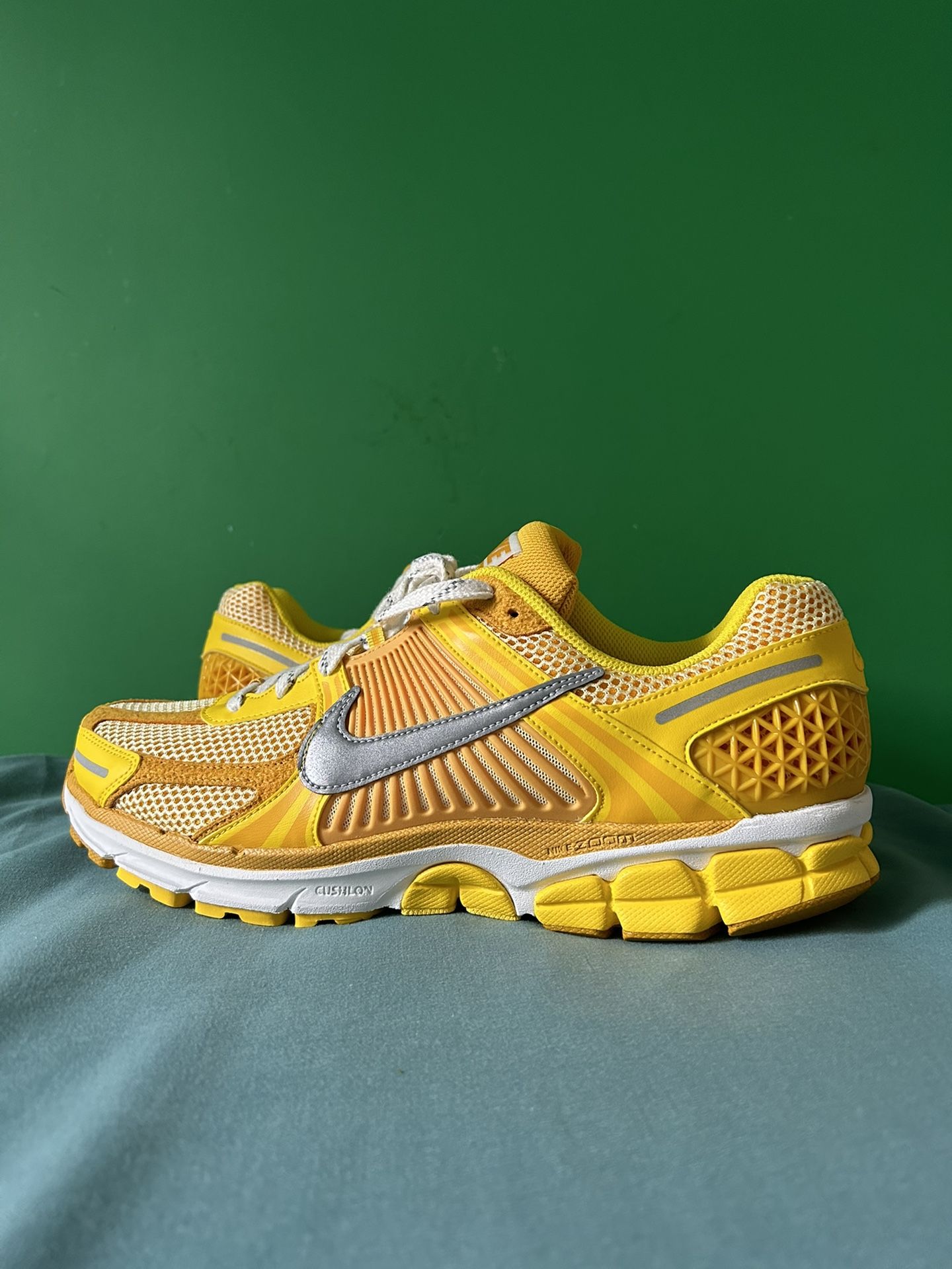 Nike Zoom Vomero 5 Yellow Ochre Size 12.5