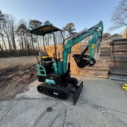 Mini Excavator CFG QH12R 420cc Gas Engine with EPA, 14IN Bucket, 4FT Long Tracks, 36.5IN Wide Base, 6IN Wide Tracks, Hydraulic Boom & Bucket Controls