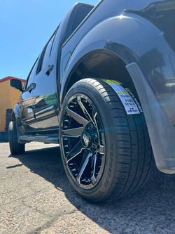 20x10 Rims and Tires 275/40/20