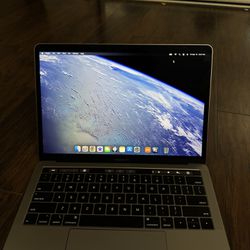 MacBook Pro  13-inch, 2019, Four Thunderbolt 3 ports