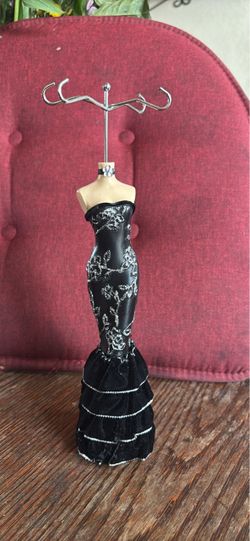 AVON Dress Form Mannequin Jewelry Stand