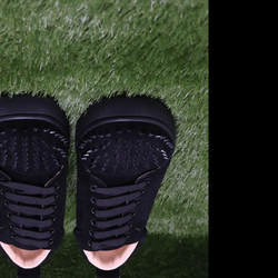 CHRISTIAN LOUBOUTIN JUNIOR SPIKES / RED BOTTOMS