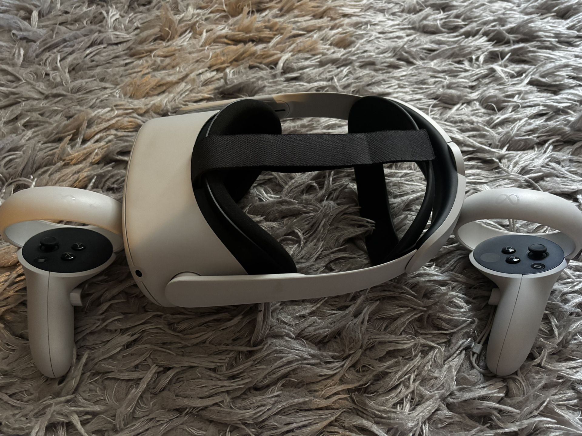 Quest 2 With Pro Strap