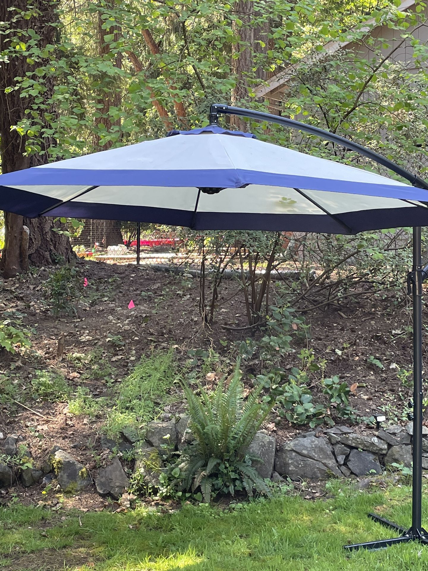 Cantilever  Patio Umbrella 