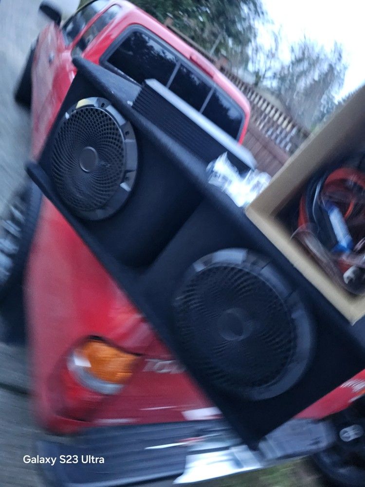 Skar Audio 10" Subwoofer In Ported Box And Amplifier 1200.1 