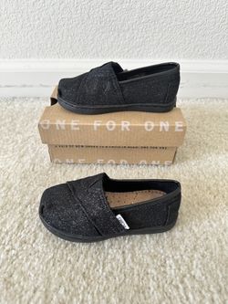 New TOMS Shoes Toddler size Tiny 6, Color Bimini Black Chambray
